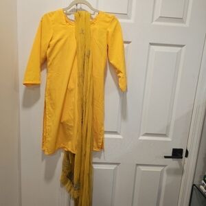 Indian Salwaar (leggings) - Kurta (tunic) set with dupatta (scarf) Tailored set